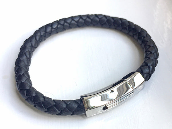 Black Bolo